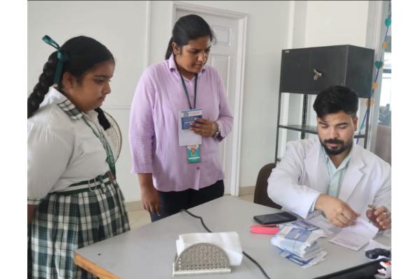 Eye care awareness session at Apex International School