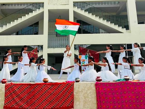Independence Day patriotic performance Apex International School