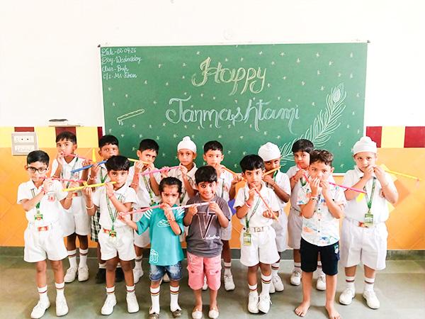 Principal Shallu Gupta Janmashtami Address Apex School