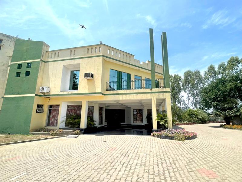Apex International School